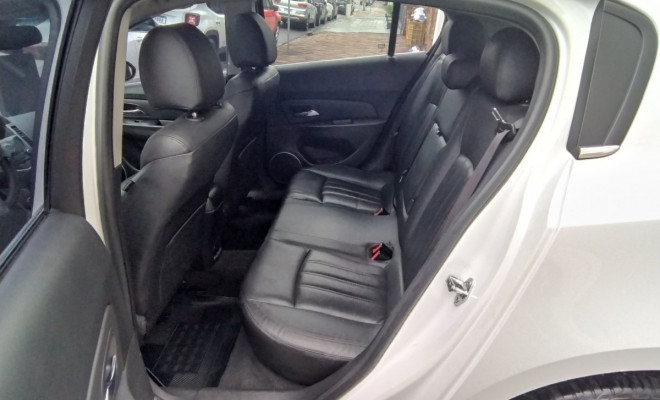 GM - Chevrolet CRUZE HB Sport LTZ 1.8 16V FlexP. 5p Aut 2014 Flex-7