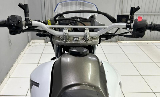 YAMAHA XT 660 R 2008 Gasolina-5