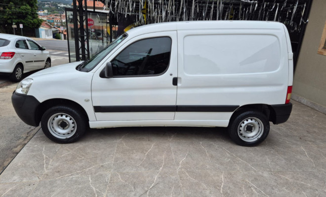 Peugeot Partner Furgão 1.6 16V/ 1.6 16V Flex 3p 2019 Flex-2