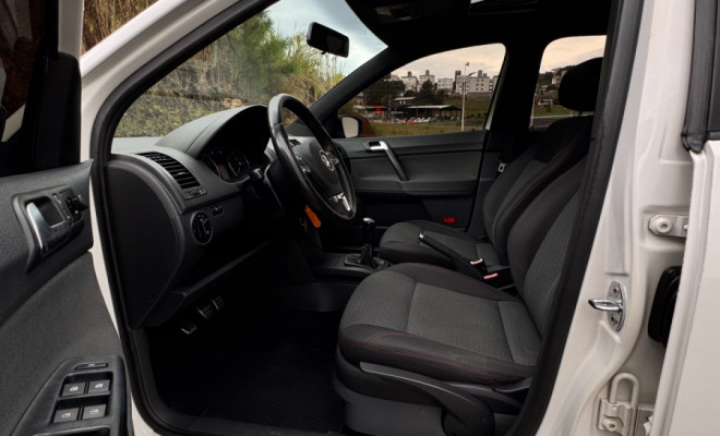 VW - VolksWagen Polo SPORTLINE 1.6 Mi Total Flex 8V 5p 2014 Flex-9