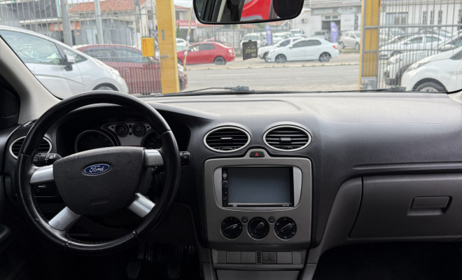 Ford Focus 1.6 Flex 16V  2012-10