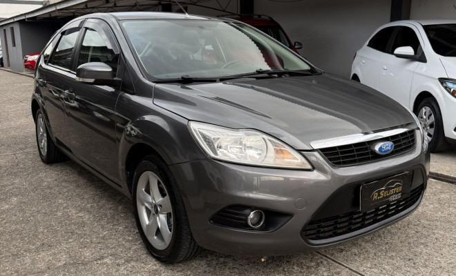 Ford Focus 1.6 Flex 16V  2012-1