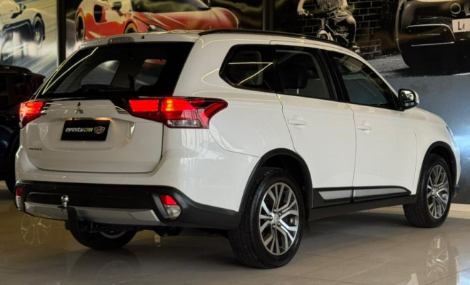 Mitsubishi OUTLANDER 2.0 16V 160cv Aut. 2016 Gasolina-4