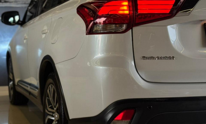 Mitsubishi OUTLANDER 2.0 16V 160cv Aut. 2016 Gasolina-7