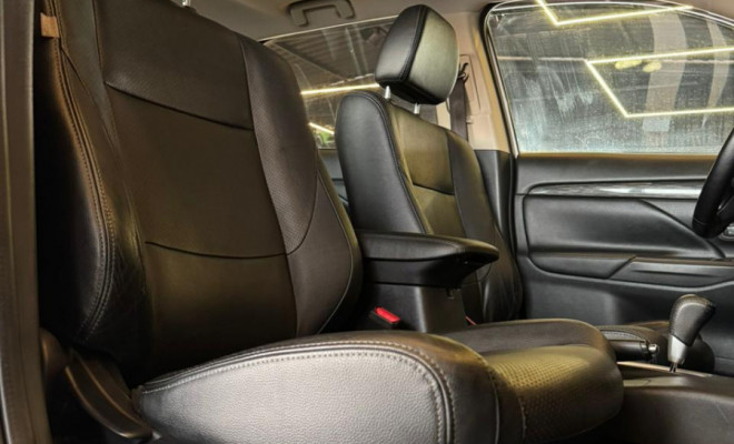 Mitsubishi OUTLANDER 2.0 16V 160cv Aut. 2016 Gasolina-23