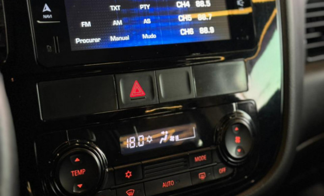 Mitsubishi OUTLANDER 2.0 16V 160cv Aut. 2016 Gasolina-17