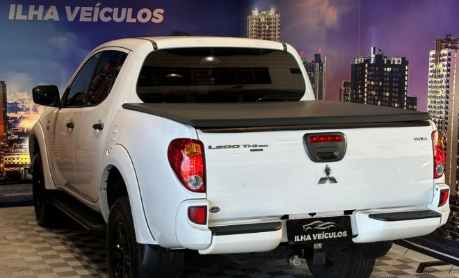 Mitsubishi L200 Triton HLS 2.4 Flex 16V CD Mec. 2016 Flex-14