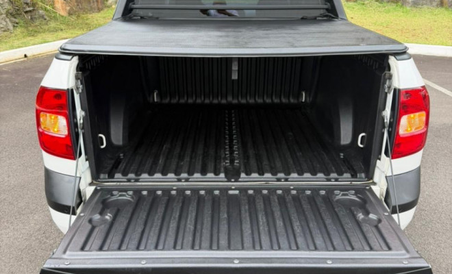 VW - VolksWagen Saveiro Trendline 1.6 T.Flex 8V CD 2015 Flex-10