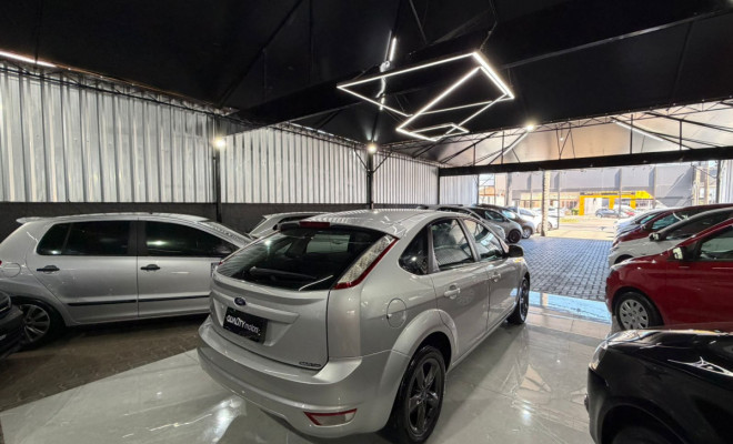 Ford Focus 1.6 S/SE/SE Plus Flex 8V/16V  5p 2013 Flex-2