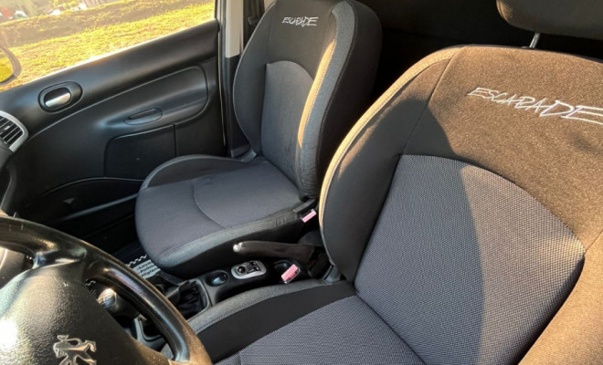 Peugeot HOGGAR ESCAPADE 1.6 Flex 16V 2p 2011 Flex-2