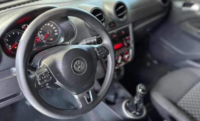 VW - VolksWagen VOYAGE Comfortline  1.0 T.Flex 8V 4p 2015 Flex-2