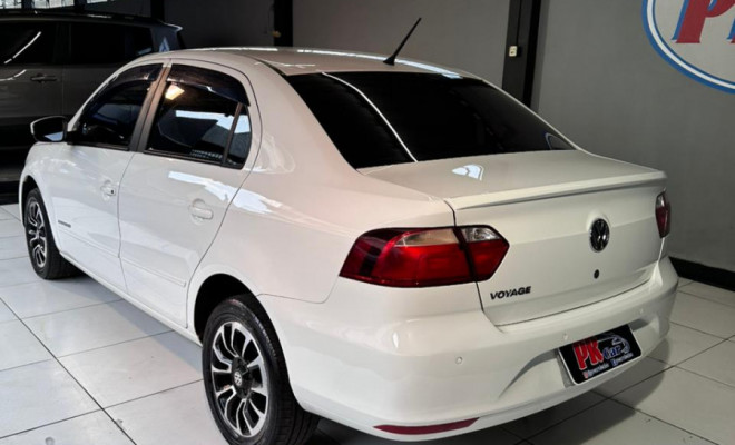 VW - VolksWagen VOYAGE Comfortline  1.0 T.Flex 8V 4p 2015 Flex-1