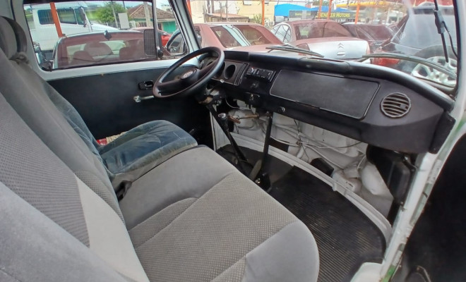 VW - VolksWagen Kombi Standard/ Luxo/ Série Prata 1994 Gasolina-6