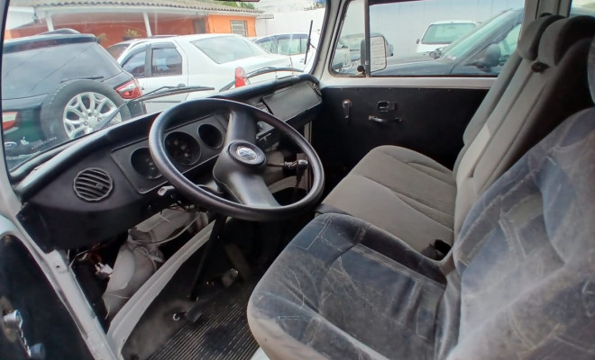 VW - VolksWagen Kombi Standard/ Luxo/ Série Prata 1994 Gasolina-7