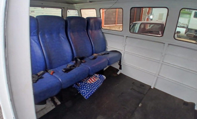 VW - VolksWagen Kombi Standard/ Luxo/ Série Prata 1994 Gasolina-8