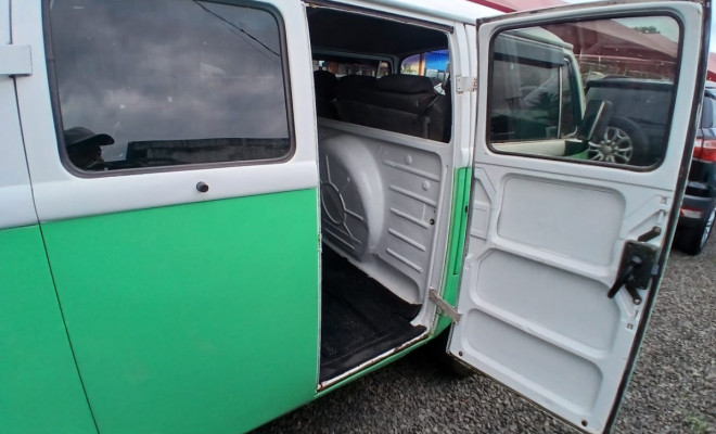 VW - VolksWagen Kombi Standard/ Luxo/ Série Prata 1994 Gasolina-5