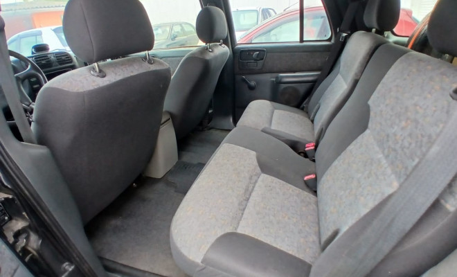 GM - Chevrolet S10 Blazer Executive 4.3 V6 2002 Gasolina-7