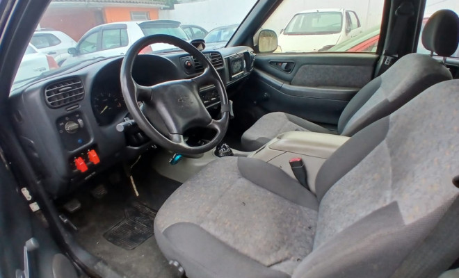 GM - Chevrolet S10 Blazer Executive 4.3 V6 2002 Gasolina-8
