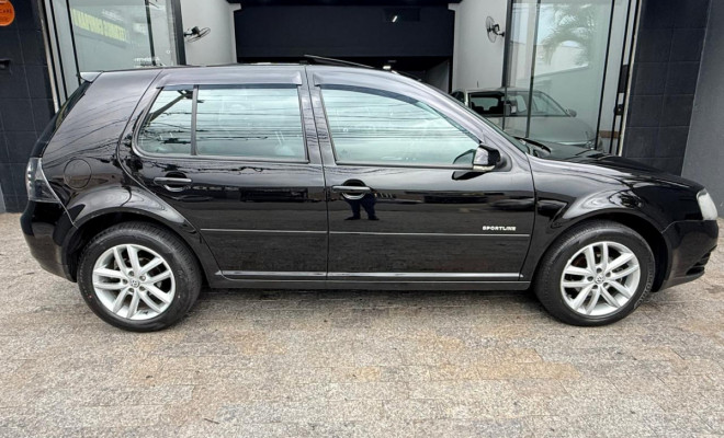 VW - VolksWagen Golf Sportline 1.6 Mi Total Flex 8V 4p 2011 Flex-8