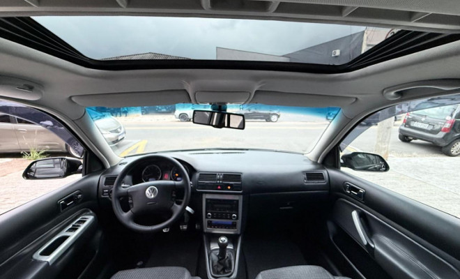 VW - VolksWagen Golf Sportline 1.6 Mi Total Flex 8V 4p 2011 Flex-4