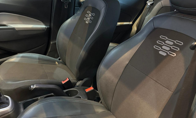 GM - Chevrolet ONIX HATCH LT 1.4 8V FlexPower 5p Mec. 2019 Flex-10