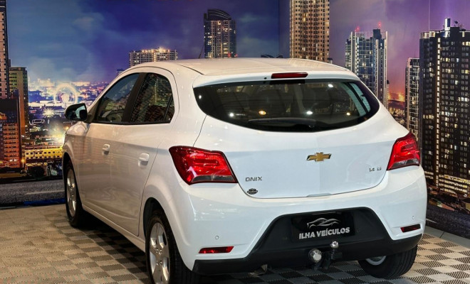 GM - Chevrolet ONIX HATCH LT 1.4 8V FlexPower 5p Mec. 2019 Flex-15