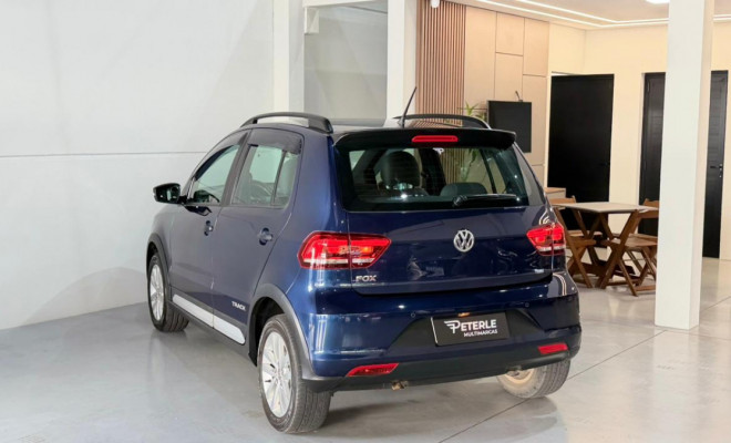 VW - VolksWagen Fox TRACK 1.0 Flex 12V 5p 2017 Flex-1