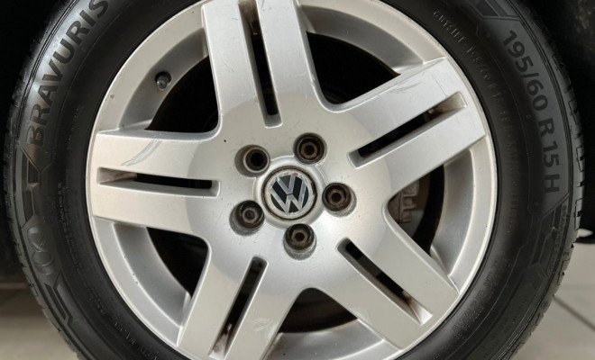 REPASSE - VW - VolksWagen Golf 1.6Mi/ 1.6Mi Gener./Black & Silver 2004 Gasolina-10