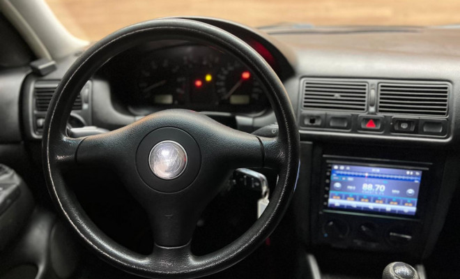 REPASSE - VW - VolksWagen Golf 1.6Mi/ 1.6Mi Gener./Black & Silver 2004 Gasolina-6