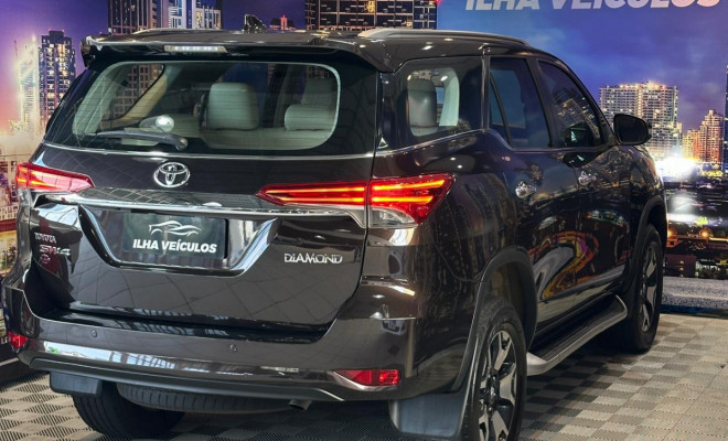 Toyota Hilux SW4 SRX 4x4 2.8 TDI 16V Dies. Aut. 2019 Diesel-14