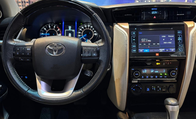 Toyota Hilux SW4 SRX 4x4 2.8 TDI 16V Dies. Aut. 2019 Diesel-5