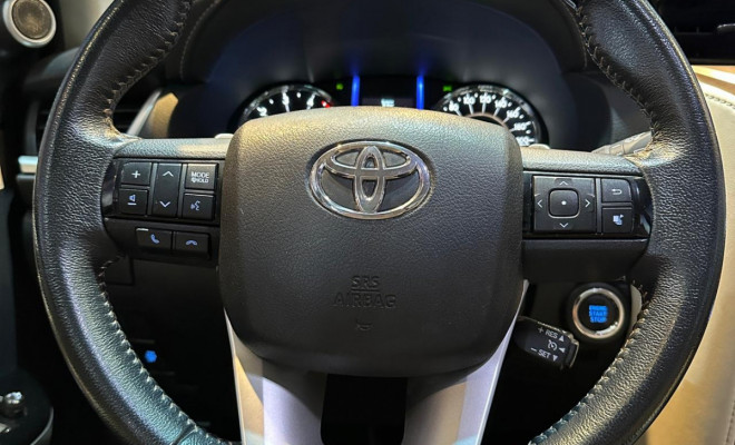 Toyota Hilux SW4 SRX 4x4 2.8 TDI 16V Dies. Aut. 2019 Diesel-6