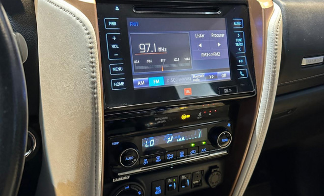 Toyota Hilux SW4 SRX 4x4 2.8 TDI 16V Dies. Aut. 2019 Diesel-8