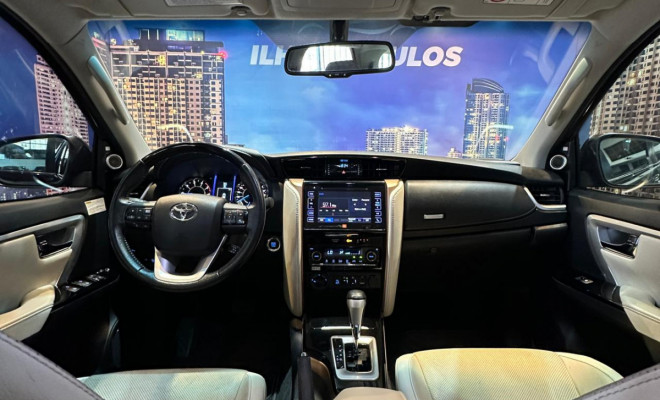 Toyota Hilux SW4 SRX 4x4 2.8 TDI 16V Dies. Aut. 2019 Diesel-4