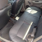 Renault Clio Sedan RN/ Expression 1.6 16V 4p 2005 Gasolina-10