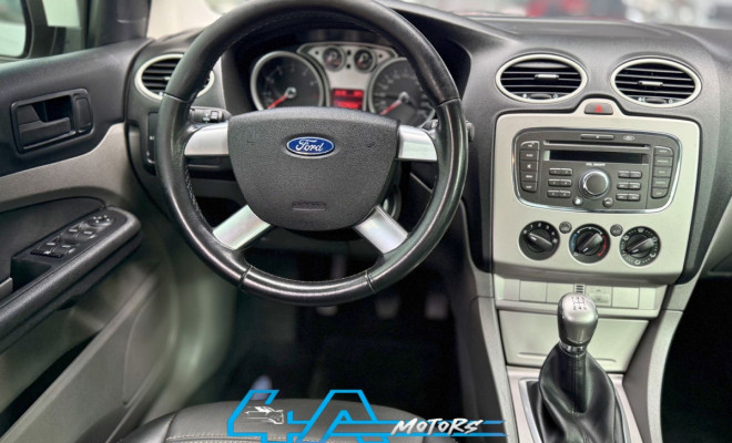 Ford Focus 1.6 S/SE/SE Plus Flex 8V/16V  5p 2012 Flex-4