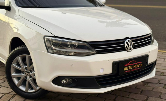 VW - VolksWagen JETTA Comfortline 2.0 T.Flex 8V 4p Tipt. 2013 Flex-7