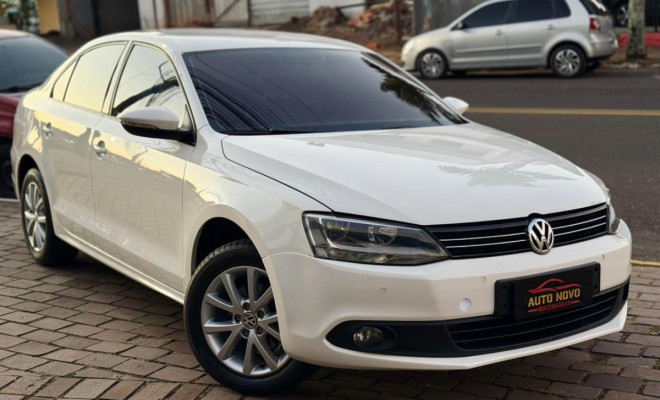 VW - VolksWagen JETTA Comfortline 2.0 T.Flex 8V 4p Tipt. 2013 Flex-6
