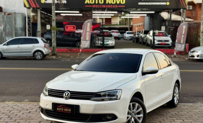 VW - VolksWagen JETTA Comfortline 2.0 T.Flex 8V 4p Tipt. 2013 Flex