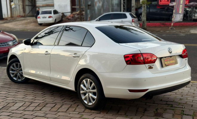 VW - VolksWagen JETTA Comfortline 2.0 T.Flex 8V 4p Tipt. 2013 Flex-2