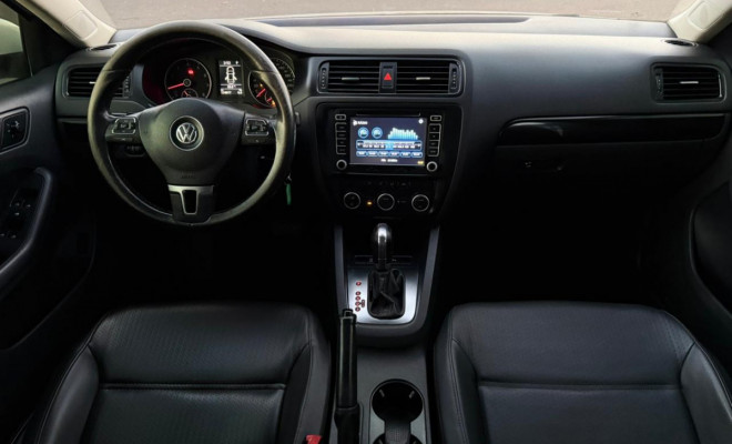 VW - VolksWagen JETTA Comfortline 2.0 T.Flex 8V 4p Tipt. 2013 Flex-9