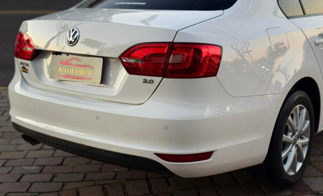 VW - VolksWagen JETTA Comfortline 2.0 T.Flex 8V 4p Tipt. 2013 Flex-5