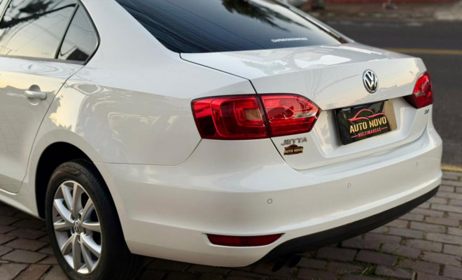 VW - VolksWagen JETTA Comfortline 2.0 T.Flex 8V 4p Tipt. 2013 Flex-3
