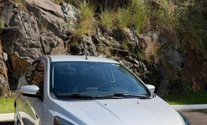 Ford Ka 1.5 Sedan SE Plus 12V Flex 4p Mec. 2020 Flex-5