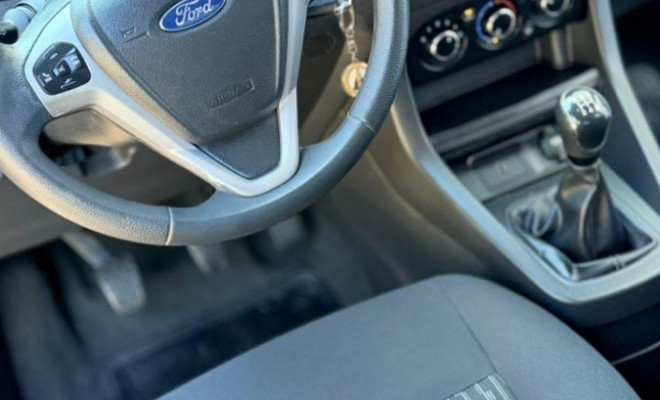 Ford Ka 1.5 Sedan SE Plus 12V Flex 4p Mec. 2020 Flex-15