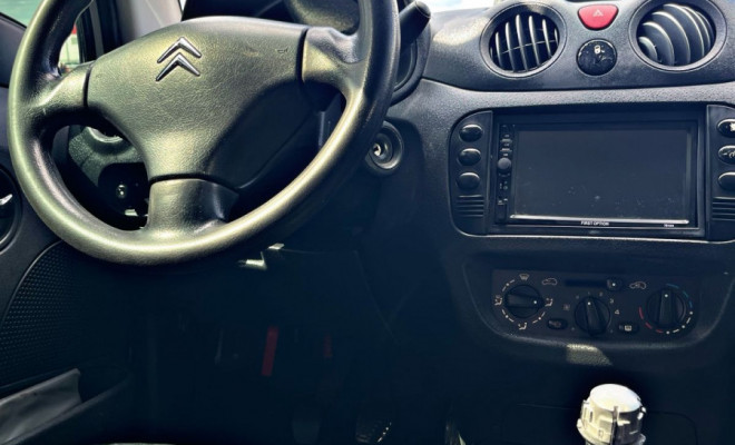 Citroën C3 GLX 1.4/ GLX Sonora 1.4 Flex 8V 5p 2008 Flex-4