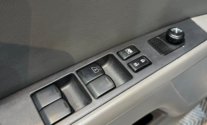 Nissan Sentra 2.0/ 2.0 Flex Fuel 16V Aut. 2009 Flex-12