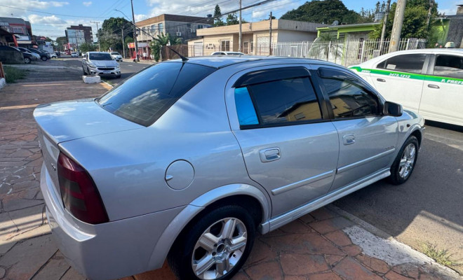 GM - Chevrolet Astra Sedan 2.0/CD/ Expres.GLS 2.0 8V 4p 2005 Flex-4