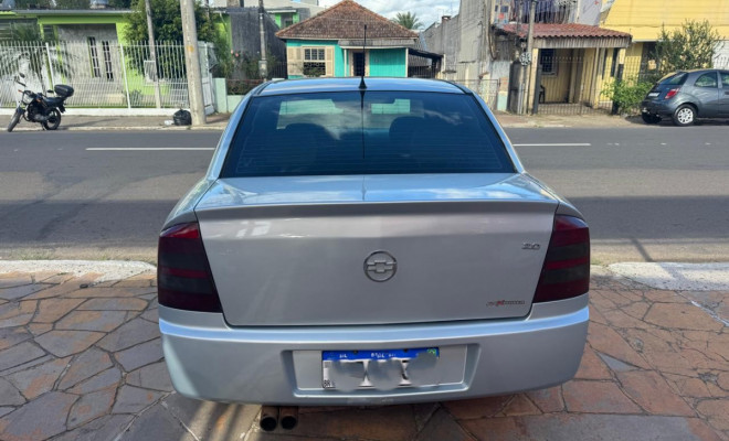 GM - Chevrolet Astra Sedan 2.0/CD/ Expres.GLS 2.0 8V 4p 2005 Flex-2