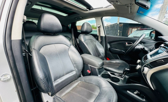 Hyundai ix35 2.0 16V 170cv 2WD/4WD Aut. 2012 Gasolina-8